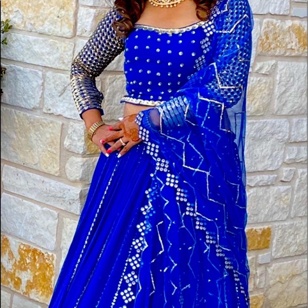 Indian outfit - Picture 1 of 16